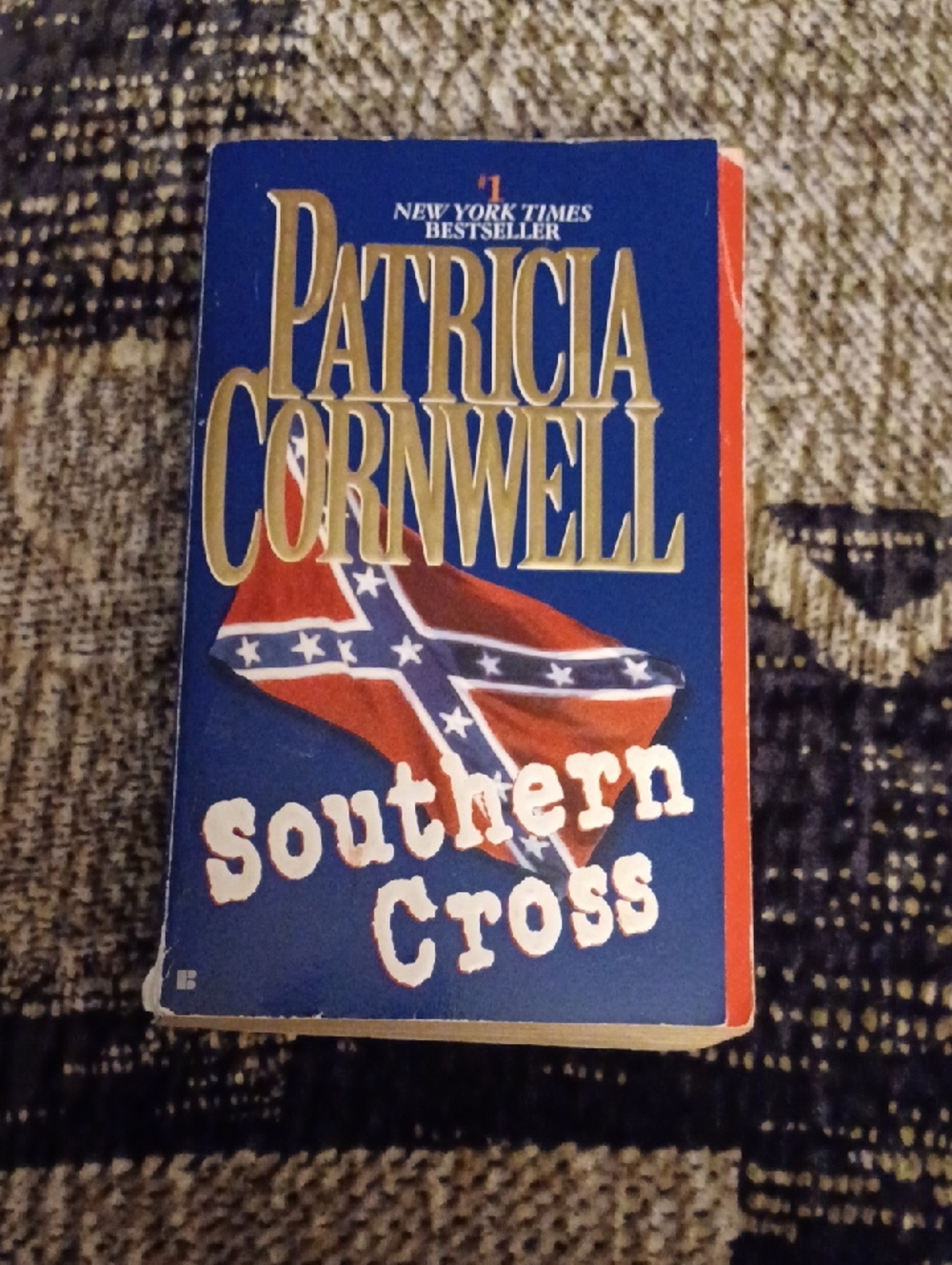 $4 Add-on Patricia Cornwell "Southern Cross" - Paperback Fiction